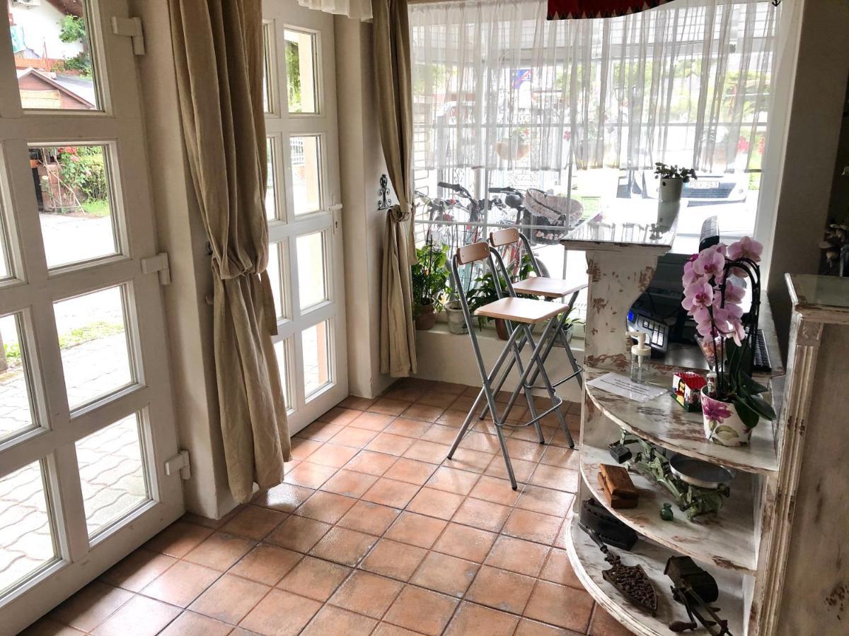 F57 - Franko Csaladi Panzio Bed & Breakfast Balatonlelle Bagian luar foto